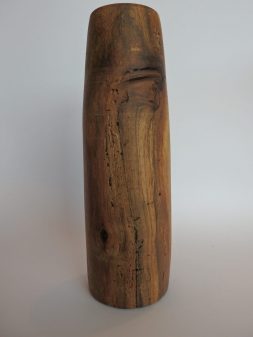 Nussbaum - wurmstichig - 22cm hoch